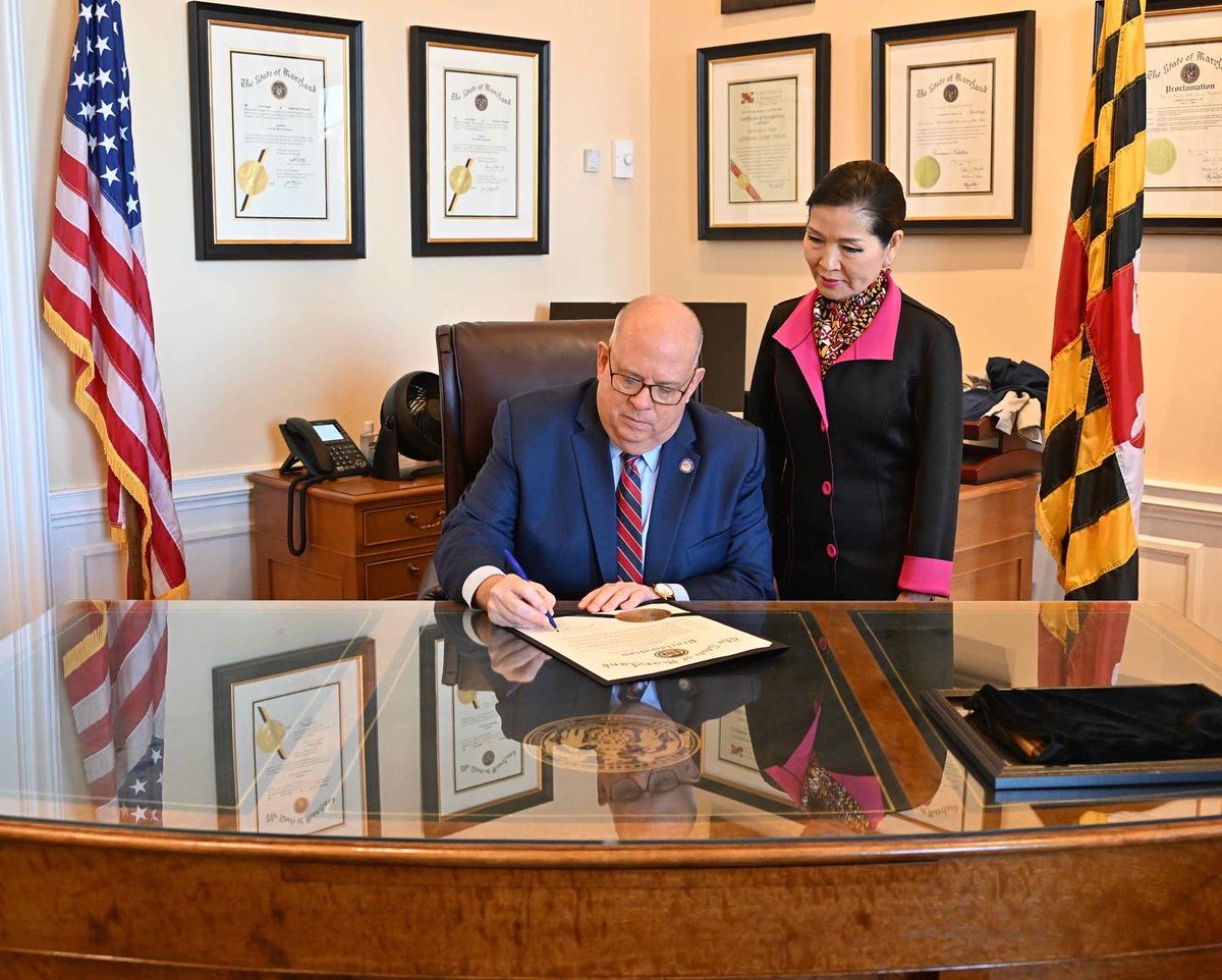 GovLarryHogan's tweet photo. The First Lady and I are proud to recognize today as the first ever Kimchi Day in Maryland, and to celebrate the importance of this popular Korean dish! https://t.co/JWG114Ovpv