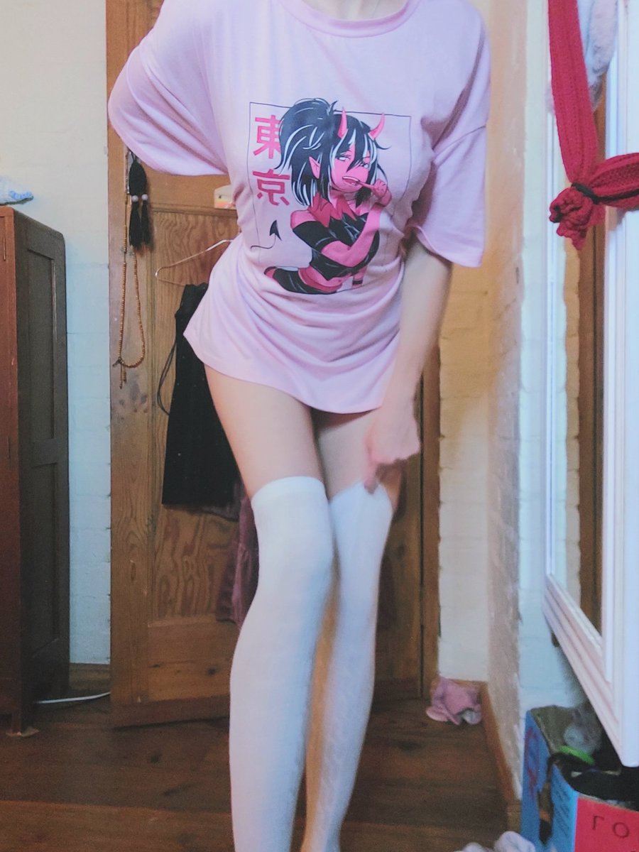 taytoebeans's tweet photo. Just a long T and socks kinda day.
Is ass permitted on Twitter?
#gamer #gamergirl #twitch #streamer #uwu #comfy #kawaii #taytoebeans #anime https://t.co/gEDXG7nyH4