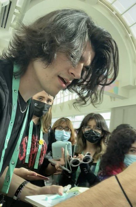 tayscript_'s tweet image. Just ✨girlypop✨ things, also only 5 more days until I’m OLD (aka I turn 21) 

&amp;gt; rts and follows please uwu
&amp;gt;&amp;gt; take 4 dabloons as a sign of good health
#totemtwtselfieday