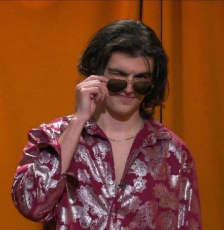 tayscript_'s tweet image. Just ✨girlypop✨ things, also only 5 more days until I’m OLD (aka I turn 21) 

&amp;gt; rts and follows please uwu
&amp;gt;&amp;gt; take 4 dabloons as a sign of good health
#totemtwtselfieday