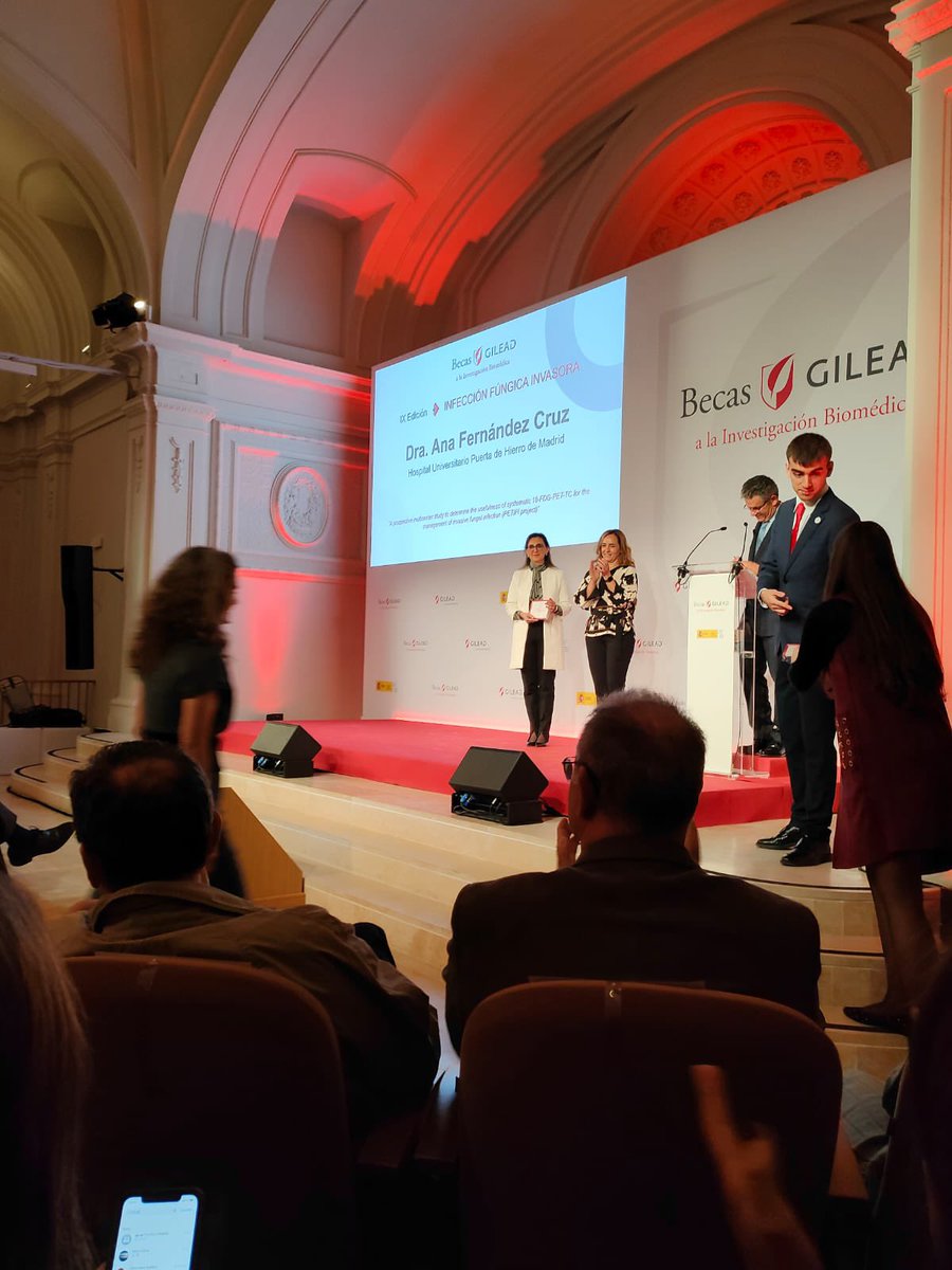 Orgullosos de nuestra compañera <a href="/anafcruz9/">anafcruz9</a> Ana Fernández Cruz. Ejemplo de trabajo y de constante labor investigadora. Reconocido premio en la entrega de becas Gilead a la investigación biomedica. Enhorabuena!
<a href="/MedInternaHUPDH/">Medicina Interna H. Puerta de Hierro</a>