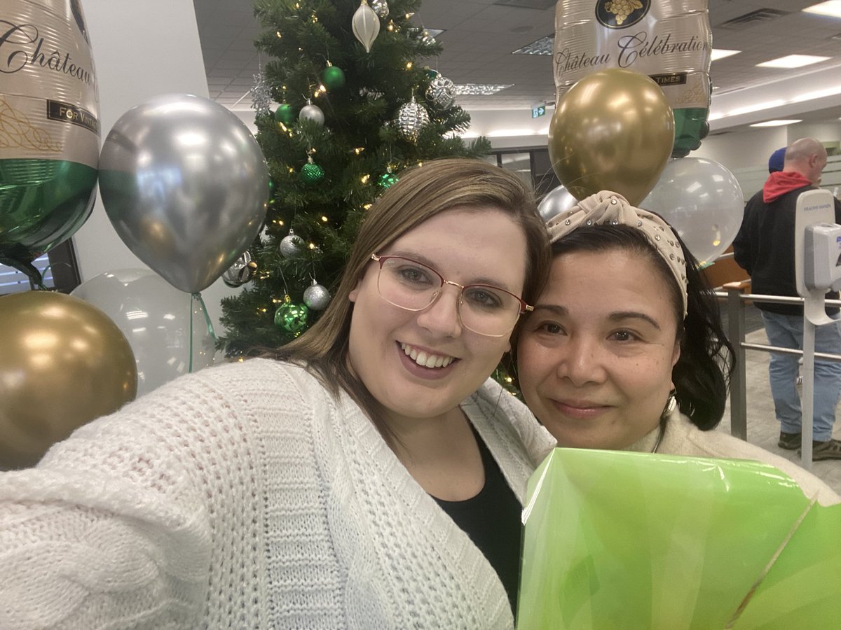 allisonjames91's tweet photo. Celebrating 3 legend winners at 8960. #legendary #td @RussAnderson99 @robghazal https://t.co/59LefotVqT