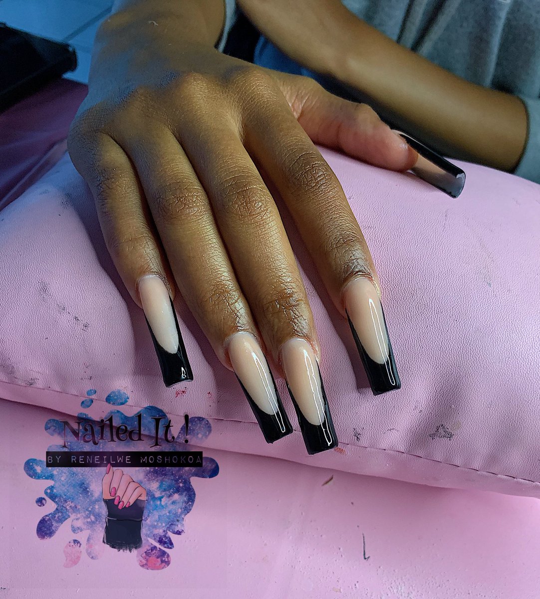 nailedit_byrm's tweet photo. Hey guys 🥂. I’m a nail technician based in Auckland Park. Dm to book your next set with me ! Please RT 🙏🏽❤️. #GirlTalkZA https://t.co/ESw1A4MJkz