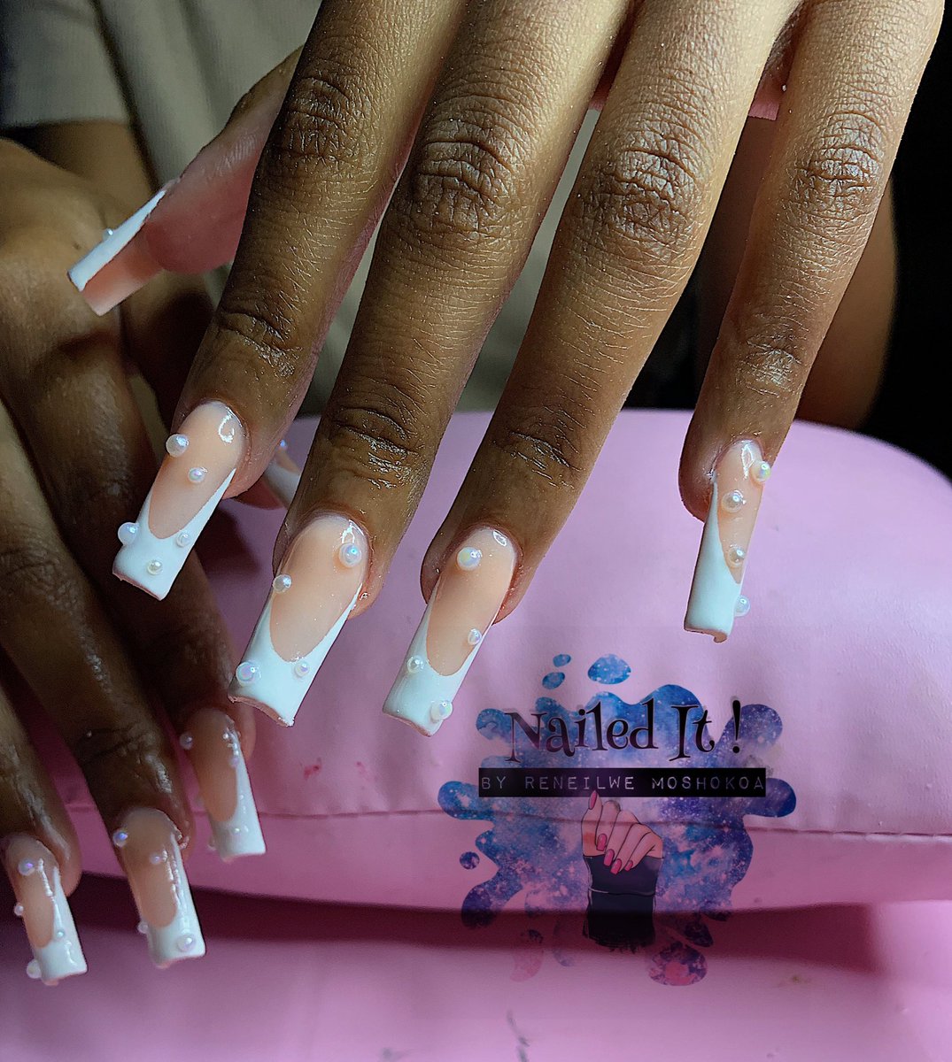 nailedit_byrm's tweet photo. Hey guys 🥂. I’m a nail technician based in Auckland Park. Dm to book your next set with me ! Please RT 🙏🏽❤️. #GirlTalkZA https://t.co/ESw1A4MJkz