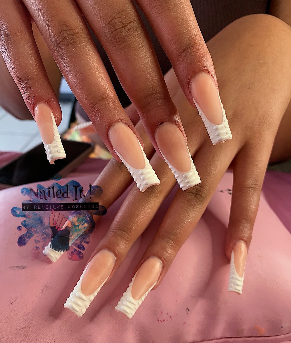 nailedit_byrm's tweet photo. Hey guys 🥂. I’m a nail technician based in Auckland Park. Dm to book your next set with me ! Please RT 🙏🏽❤️. #GirlTalkZA https://t.co/ESw1A4MJkz