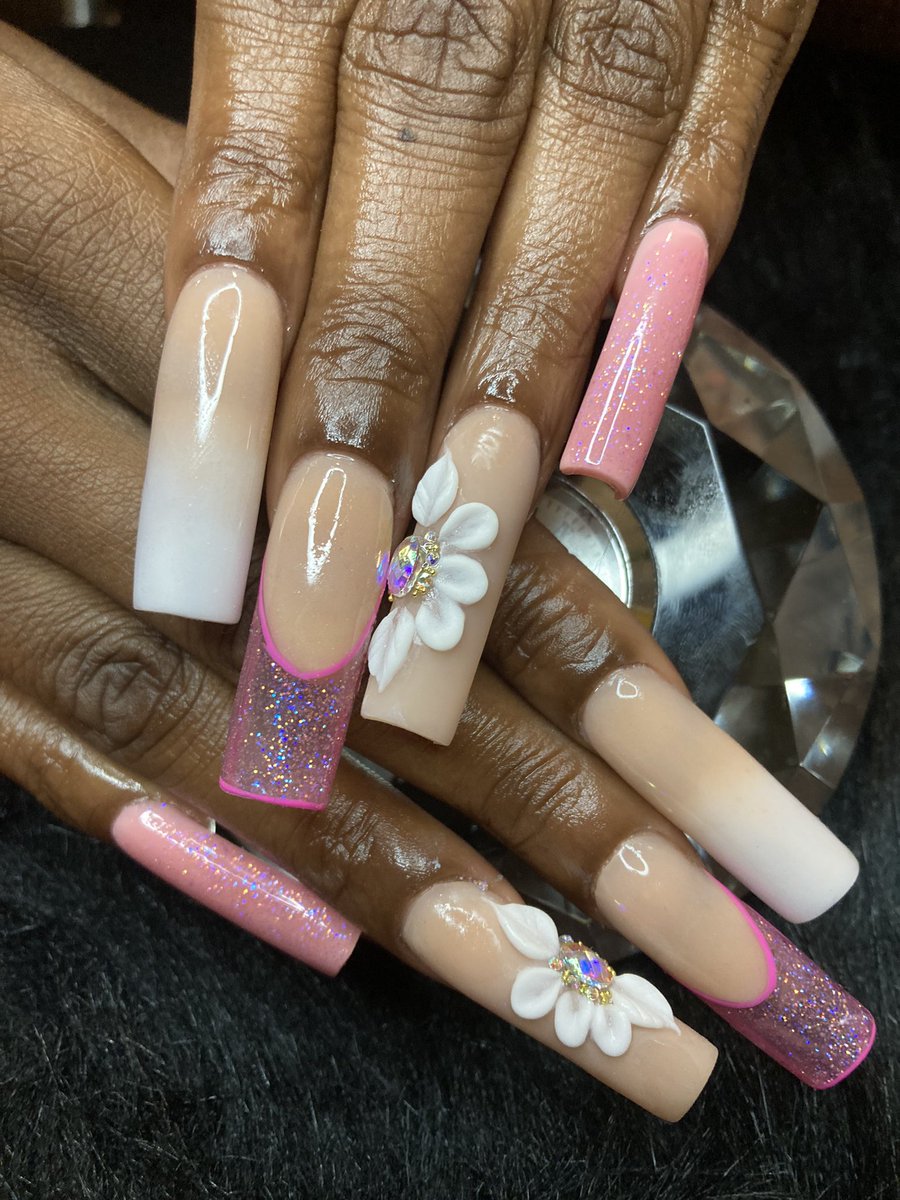 ruben_corella's tweet photo. #naiils #uñas #moda #design #beauty #omg #OhMyGhost #hands #manos #colores #blackgirl #blackwoman #blackisbeautiful #WednesdayMotivation #model #art #arts #arte #belleza #polish #amazingnails https://t.co/t0m4czcOZm