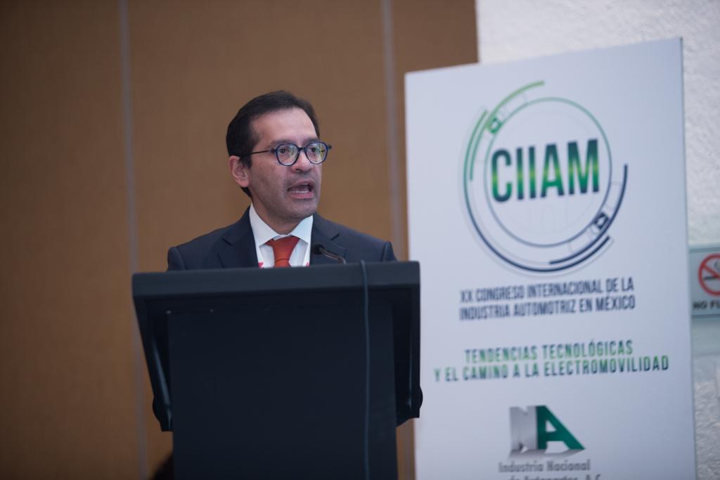 El DG <a href="/LuisAntoRamirez/">Luis Antonio Ramirez</a> participó en el XX Congreso Nacional de la Industria Automotriz en México #CIIAM2022, donde expuso que este sector forma parte del enfoque estratégico del gobierno federal, dada su participación en la producción, generación de ingresos, empleo e inversión.