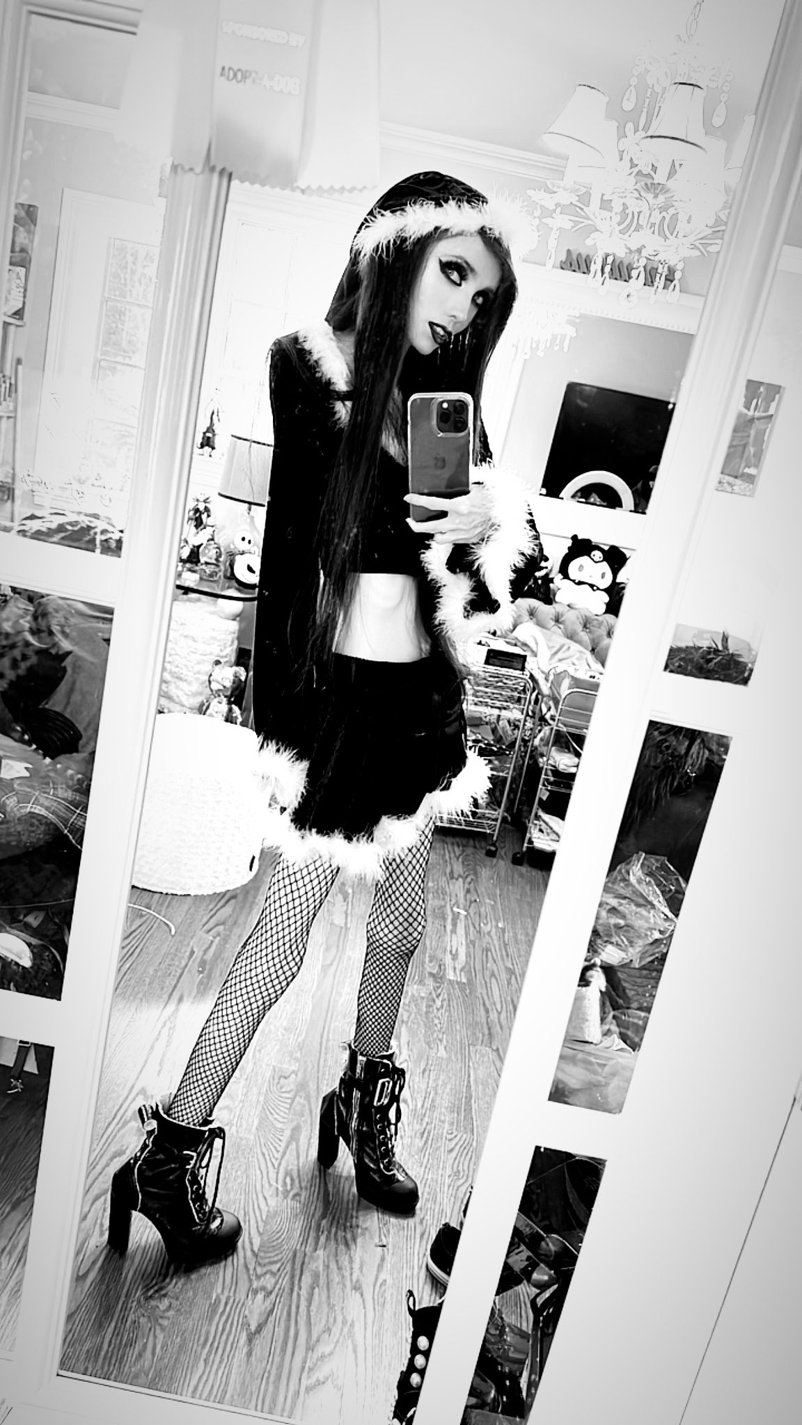 Eugenia Cooney on Twitter "Christmas time 🖤🎄 https//t.co/Wk3G0TSolj