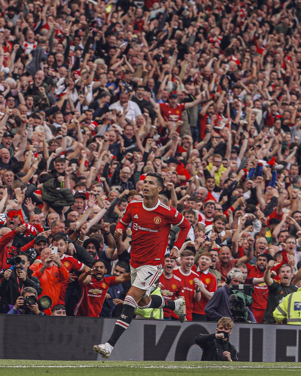 AJ46464646's tweet photo. No true  Ronaldo fan will scroll without liking this pics
Retweet if u believe Ronaldo will lift this year #FIFAWorldCup 

#FIFAWorldCupQatar2022 #Ronaldo𓃵 #Portugal https://t.co/MRPrx3rO8s