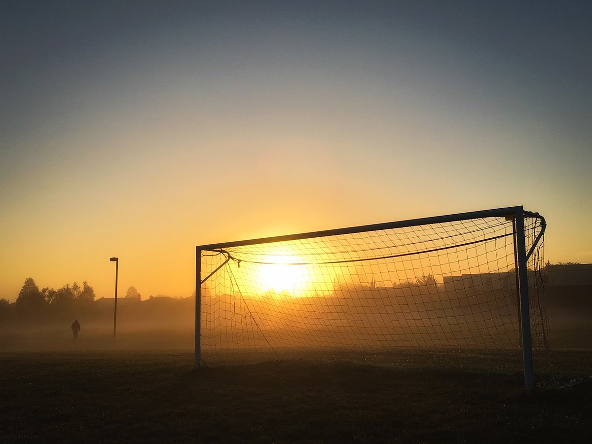 stadspartij050's tweet photo. Wij krijgen signalen dat veldsportverenigingen van wie het energiecontract volgend jaar verloopt in grote problemen dreigen te komen. Vragenuur morgen: “Kan het college op zeer korte termijn duidelijkheid verschaffen aan de sportverenigingen en de onzekerheden wegnemen?”. https://t.co/1OwpFIusUP