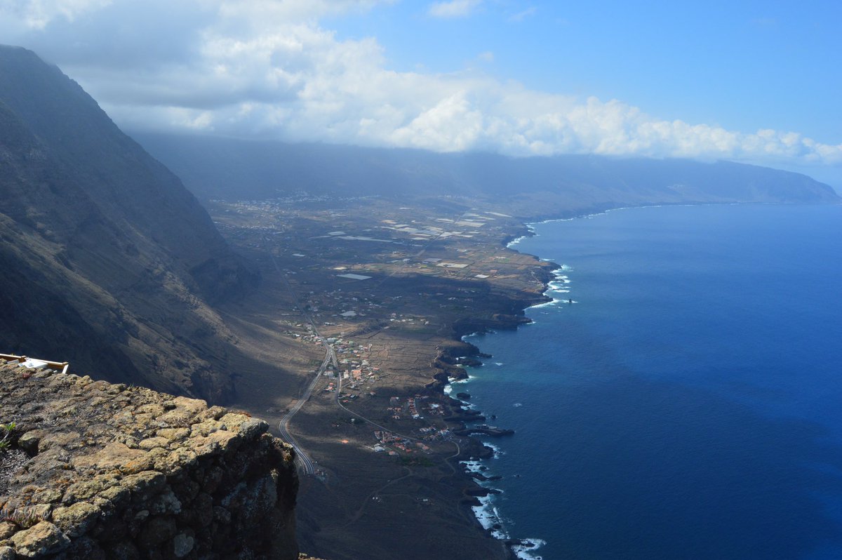 TCanaryIslands's tweet photo. The name of #ElHierro could come from the horseshoe shape of El Golfo;
it was known by the Romans as Caprari; The aborigines of the island knew it as Eseró or Heró. #canaryislands https://t.co/YNfx7FaWn4