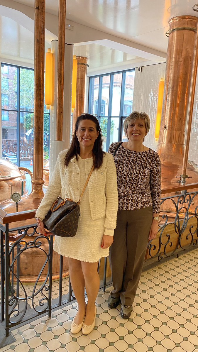 AdvocatsFAMILIA's tweet photo. Inspira’t per Digitalitzar-te.
Acte organitzat per la Generalitat de Catalunya i la Cambra de Comerç.
#IXD22 #empresaris #empresariat #empresaria #advocadadefamilia #advocatdefamiliadebarcelona https://t.co/sD7Q9bwKgn