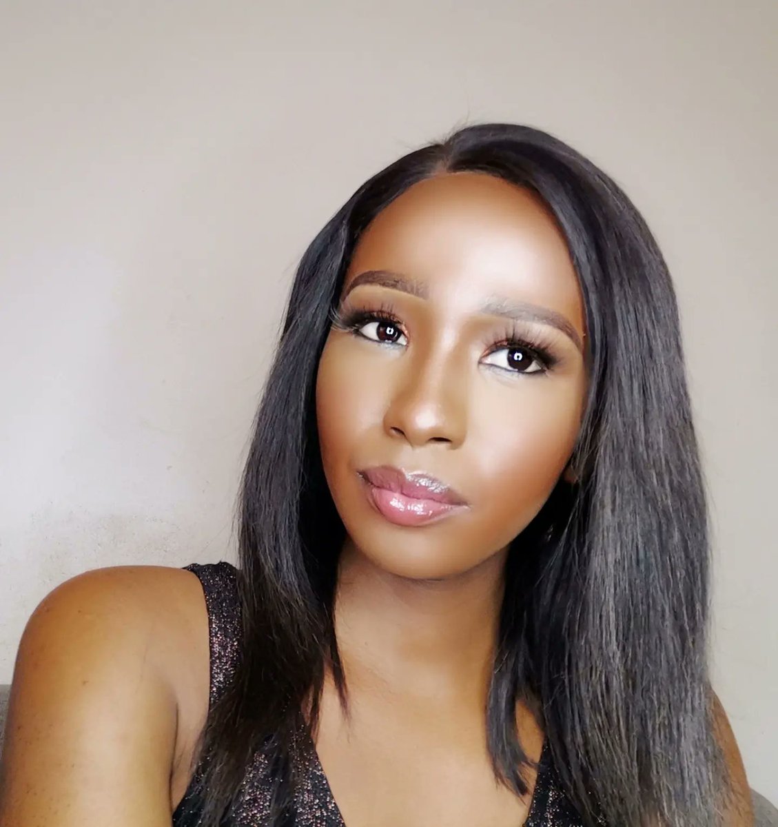 Theenonie's tweet photo. But first a selfie
#Ayepyep #FIFAWorldCup #Lerato https://t.co/DwWAzu0GhV