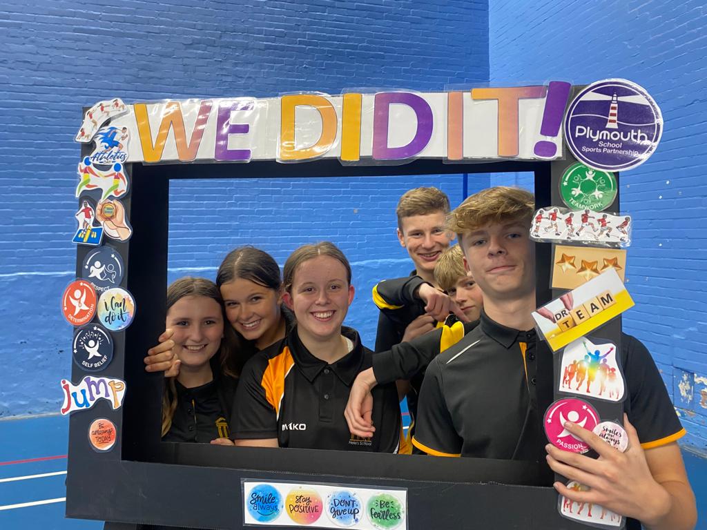 Brilliant to see the <a href="/HelesSchool/">Hele's School</a> #sportsleaders in action tonight. They did the <a href="/HelesPE/">HelesPE</a> department proud running sporting activities for some of our Primary partner schools. #teamheles.