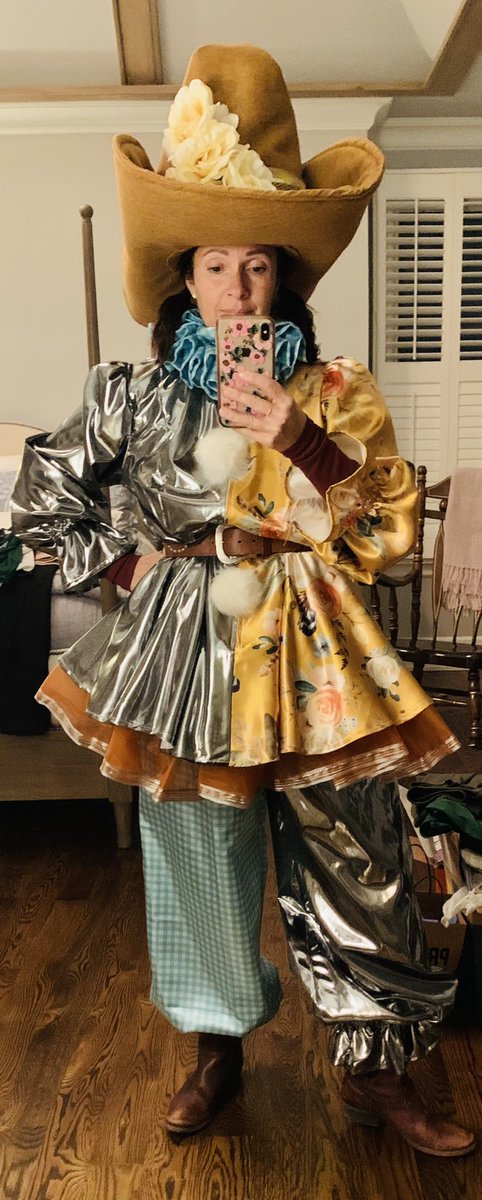 New 🤡 costume this year! Our Detroit <a href="/ParadeCo/">The Parade Company</a> is the BEST! 📺 👀 America’s Thanksgiving Parade on Thursday! <a href="/Local4News/">Local 4 WDIV Detroit</a> theparade.org 🎉🦃💕