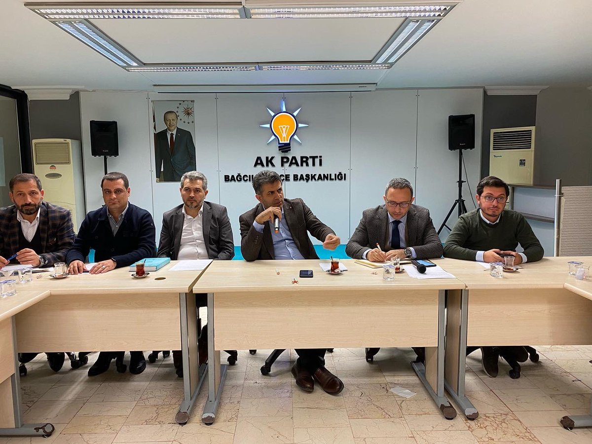 rustemtuysuz's tweet photo. İlçe başkanlığımızda mahalle başkanları toplantımızı gerçekleştirdik.

@erkankandemir 
@osmannnurika 
@ismet_ozturk https://t.co/WiCILB9Gdh