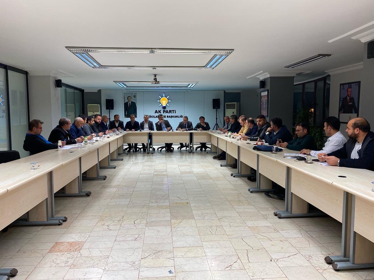rustemtuysuz's tweet photo. İlçe başkanlığımızda mahalle başkanları toplantımızı gerçekleştirdik.

@erkankandemir 
@osmannnurika 
@ismet_ozturk https://t.co/WiCILB9Gdh