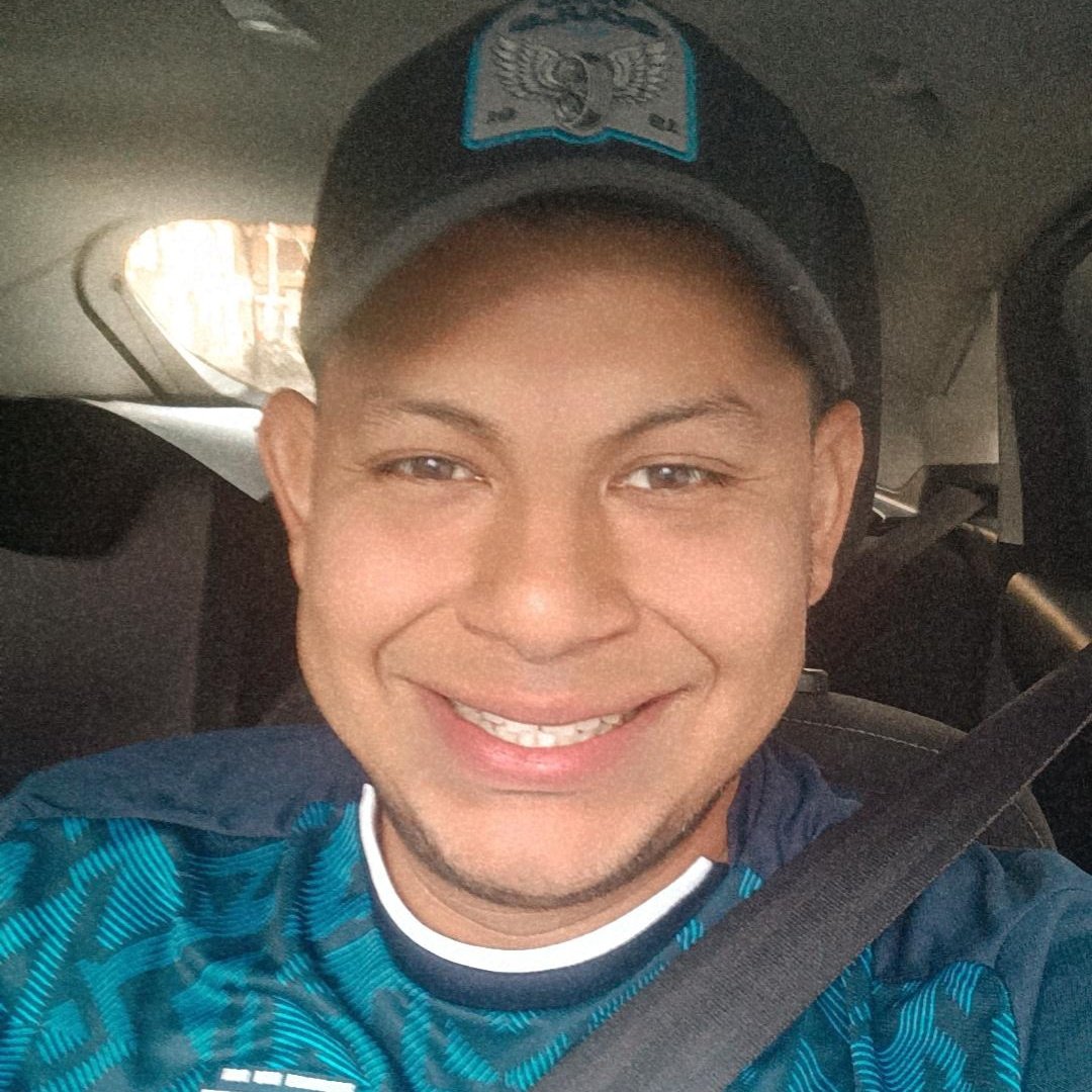 cukiman25's tweet photo. Con la camiseta de la #Tri 🇪🇨 https://t.co/Fw53Xa8ag0