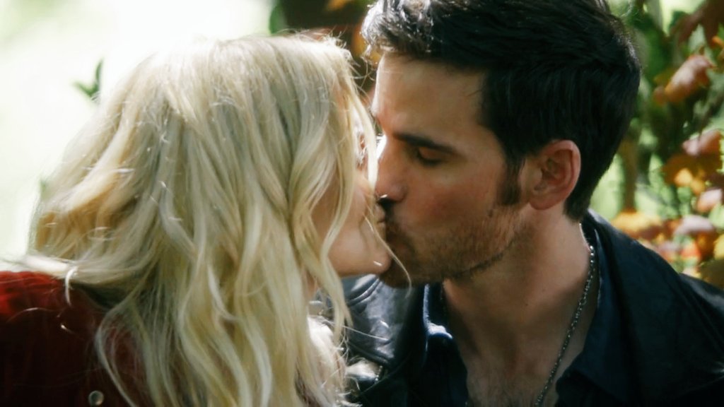 EnchantedSwans's tweet photo. ✨ CS Collection
CS kisses | 7x02
🥹❤️🥹❤️🥹❤️
#captainswan #emmaswan #killianjones #jennifermorrison #colinodonoghue #onceuponatime #ouats7 #cscollection #cskiss #captainswankiss #captainswankisses https://t.co/NrwmgNqBAY