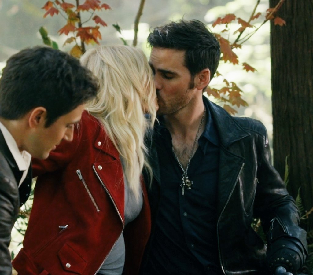 EnchantedSwans's tweet photo. ✨ CS Collection
CS kisses | 7x02
🥹❤️🥹❤️🥹❤️
#captainswan #emmaswan #killianjones #jennifermorrison #colinodonoghue #onceuponatime #ouats7 #cscollection #cskiss #captainswankiss #captainswankisses https://t.co/NrwmgNqBAY