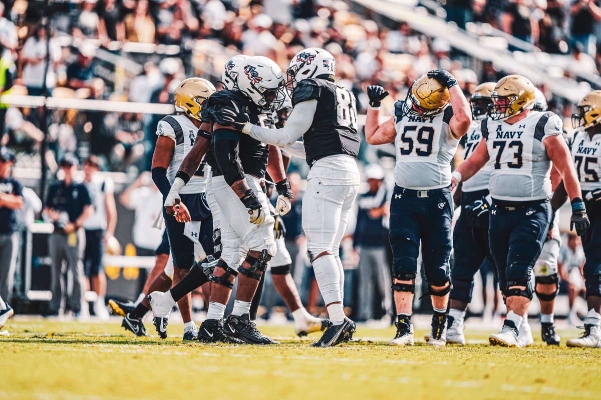 Always there for each other 🤝

h/t UCF Football