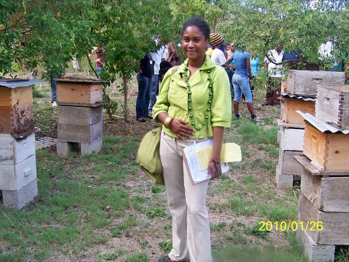 GndBeeKeepers's tweet photo. Grenada Beekeeping Research by Munro-Martinez
#Grenad #Beekeeping #Research https://t.co/TjcyeeP9WR