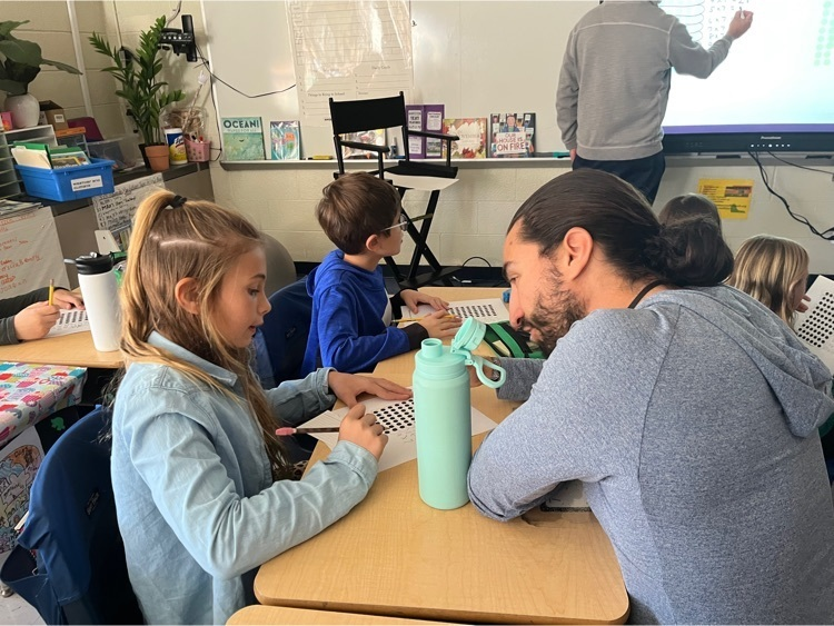 WPSSicomac's tweet photo. Bill Jackson came to 3G today at Sicomac to talk about different ways we can think of multiplication! #strategy #Mathematicians #personalizinglearning #persuingexcellence https://t.co/eyk7lNUKPT