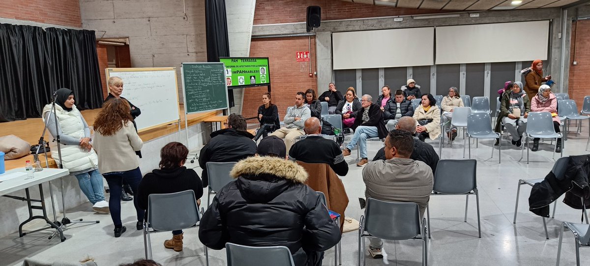 PAH_Trs's tweet photo. 📸 Un par de fotos de nuestra asamblea semanal 👉 de momento, todos los #StopDesahucios de #Noviembre parados! ✌️ También hablamos de la próxima asamblea de @pahcatalanes y resolvimos dudas de varias compahs. 📝La lucha sigue! ✊🏽💪🏾 #Terrassa #LaPah @LA_PAH https://t.co/OTtNLTLBF1