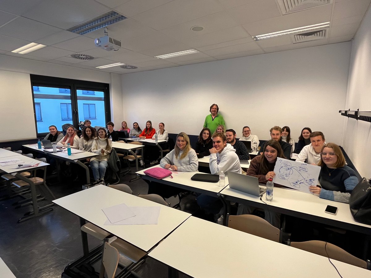 Dirk Hye tweet media