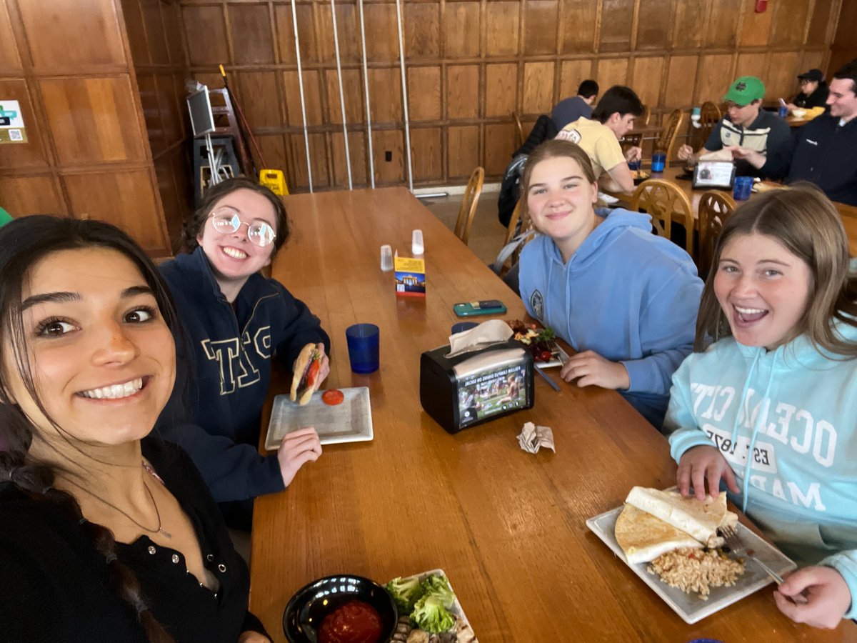 OCHS_Pittsburgh's tweet photo. π¨Alumnae Alert: Caroline Sarneso, Ella Maier, Rachel Sweeny and Audrey Flanagan coordinated schedules to spend a moment all together on Notre Dame's campus. #OCAlumna #OC2022 #OCforLife https://t.co/WIONrP4Hpg