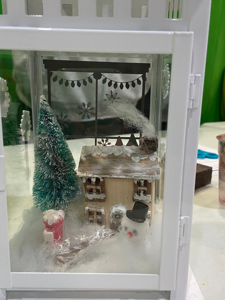 Rotherhamcreat2's tweet photo. Today we had a fantastic creative class with @Headway_Roth. Just take a look at these incredible Winter Scene Lanterns. Lots of different skills developed today from design, painting and Cricut printing. Absolutely brilliant job everyone. We love these. #awesomeadults #creative https://t.co/sLoqVZnxK4