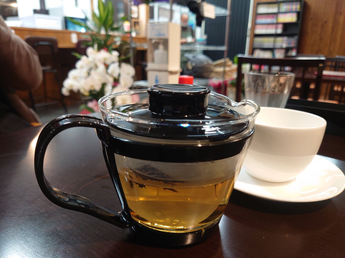 serosan_naosan's tweet photo. 年中行ってるサジェスタイルがカフェになった😆!!!!!
こだわりの珈琲や食事もあるけど、今回頂いた紅茶は美味しかった！紅茶？なのか？
それは。胡椒茶☕！
その香りに体も暖まる🎶
また飲みたい１杯なのでした🤤 https://t.co/6d9jbxRZG9