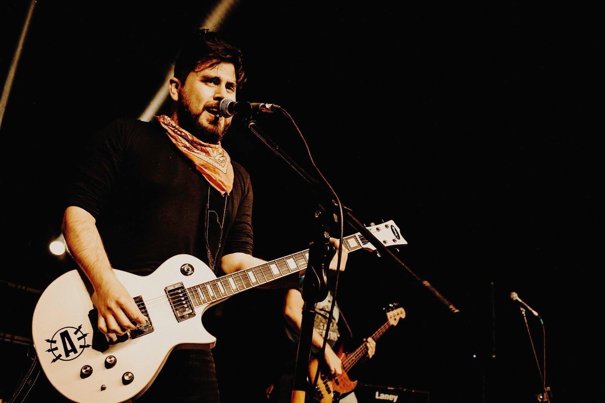 Chelomartinez88's tweet photo. Ser músico es un viaje de ida‼️

Feliz día para todos‼️🫶🏻

#diadelmusico https://t.co/i9AJlyFWT5