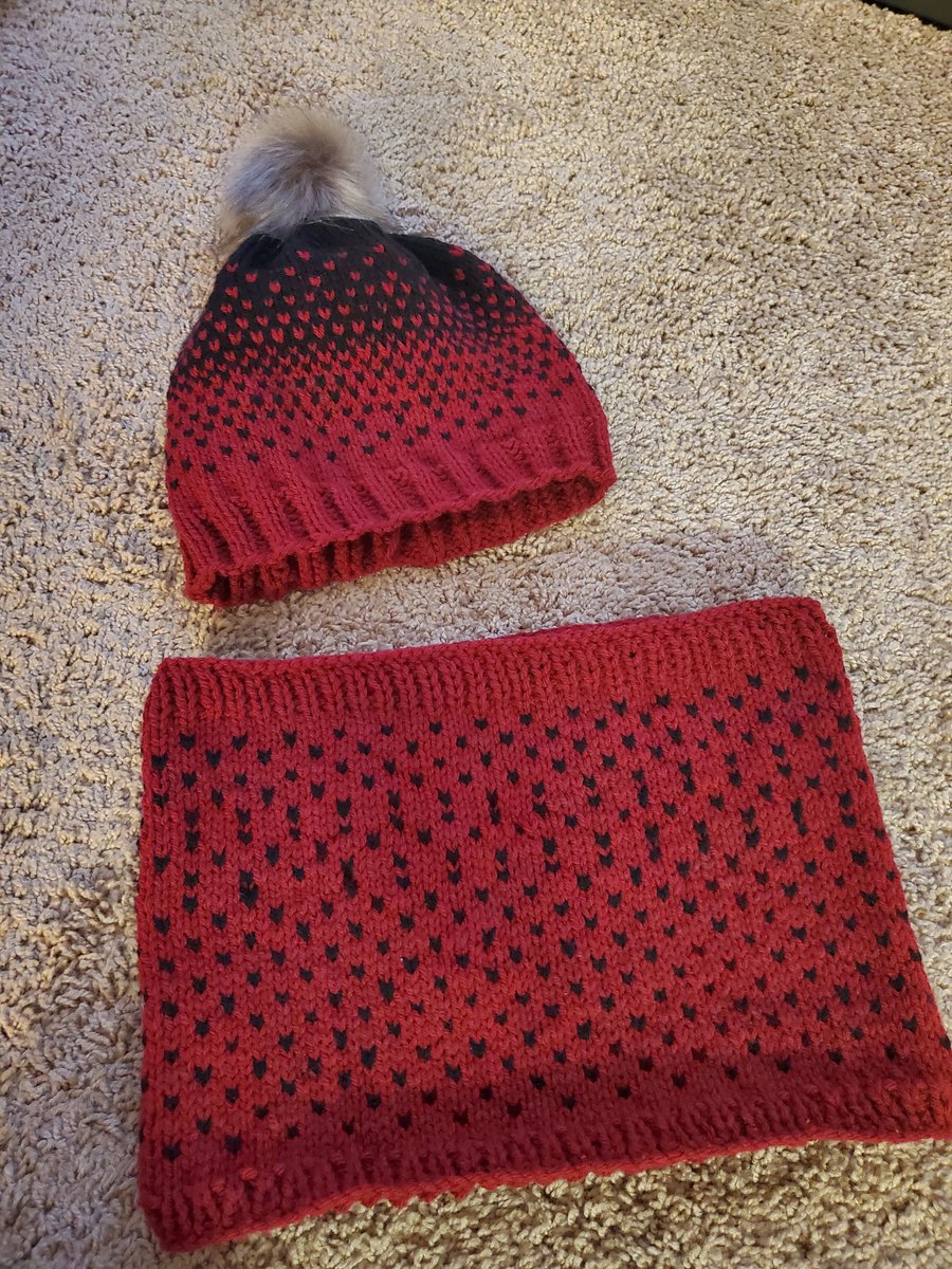 Fromahappyplac3's tweet photo. Fair isle knitting. I made this over the summer and was so excited to wear it this week. https://t.co/sUcmxePcYt