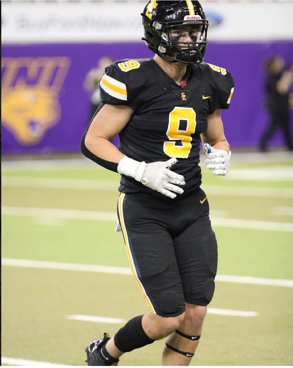 THIS IS BIG TIME! College Coaches, ya best be not be sleepin on this young man! A longtime wrestler, and HE WILL WORK! Congrats Draven! 2X CLASS 5A STATE CHAMP RIGHT THERE.
#notsurprised #outworktheworld #warriorstrong