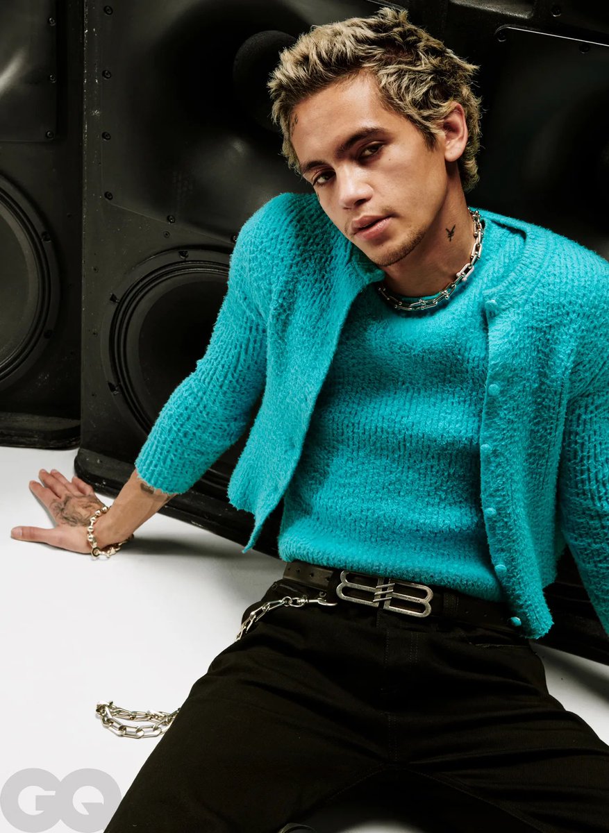 ChillMediator's tweet image. Your camera roll if Elliot was your boyfriend .  📸