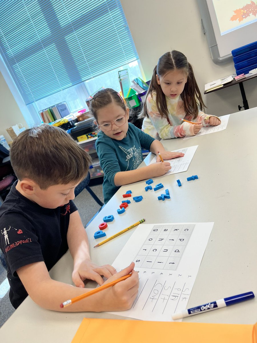 Laura Eigel tweet media