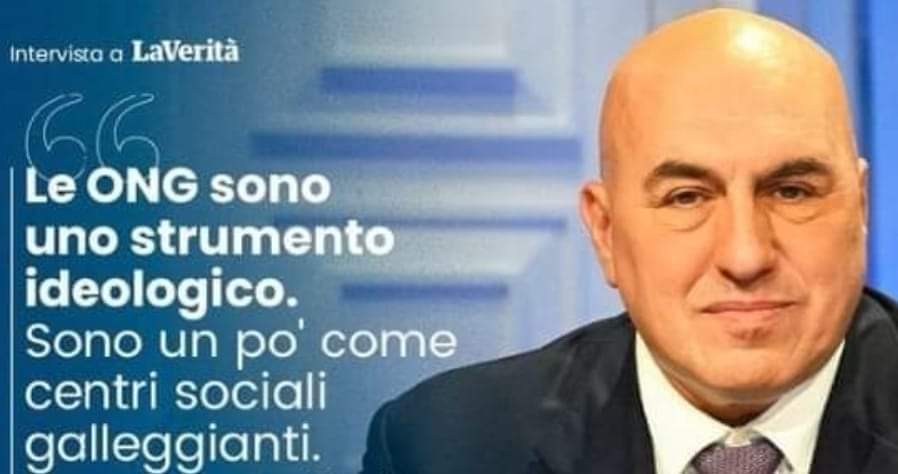 NMTMarche's tweet photo. Vogliamo più centri sociali galleggianti https://t.co/29zLRKr5we