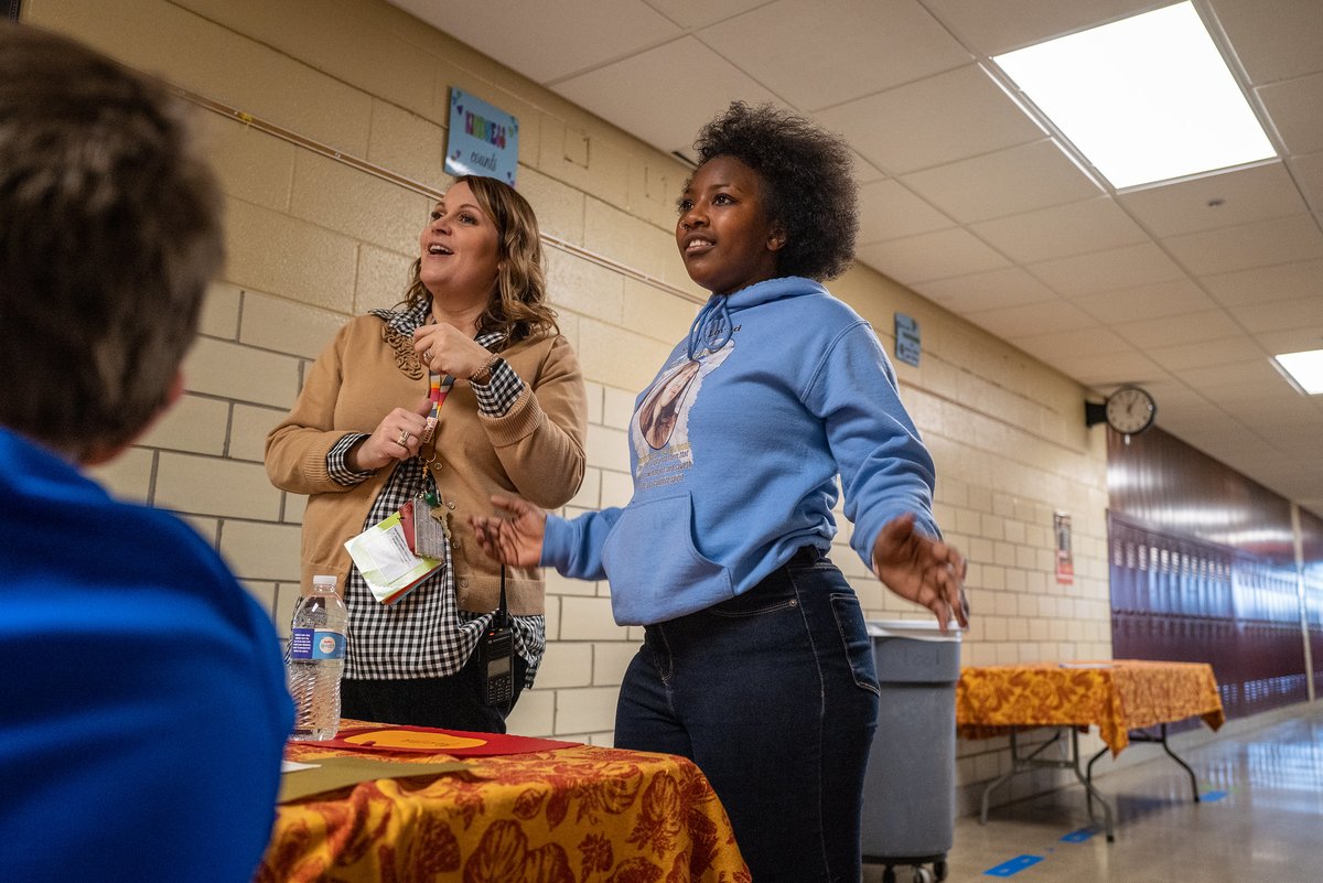 DMschools's tweet photo. Before taking a break from school for the Thanksgiving holiday, students and staff in our Focus program prepared and enjoy a feast together. See more at https://t.co/ENm3Hp47VF

There are no classes at DMPS tomorrow. Schools and offices resume their normal schedules on Monday. https://t.co/nmEzaYt43i