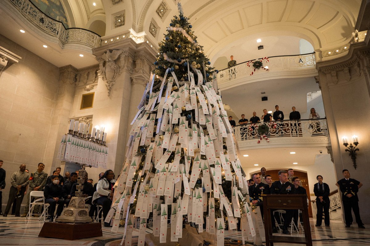 NavalAcademy's tweet image. Today, 6th Company kicked off the annual Giving Tree campaign!

Over the next two weeks, the Brigade will provide gifts for over 500 children from our local #Annapolis community.