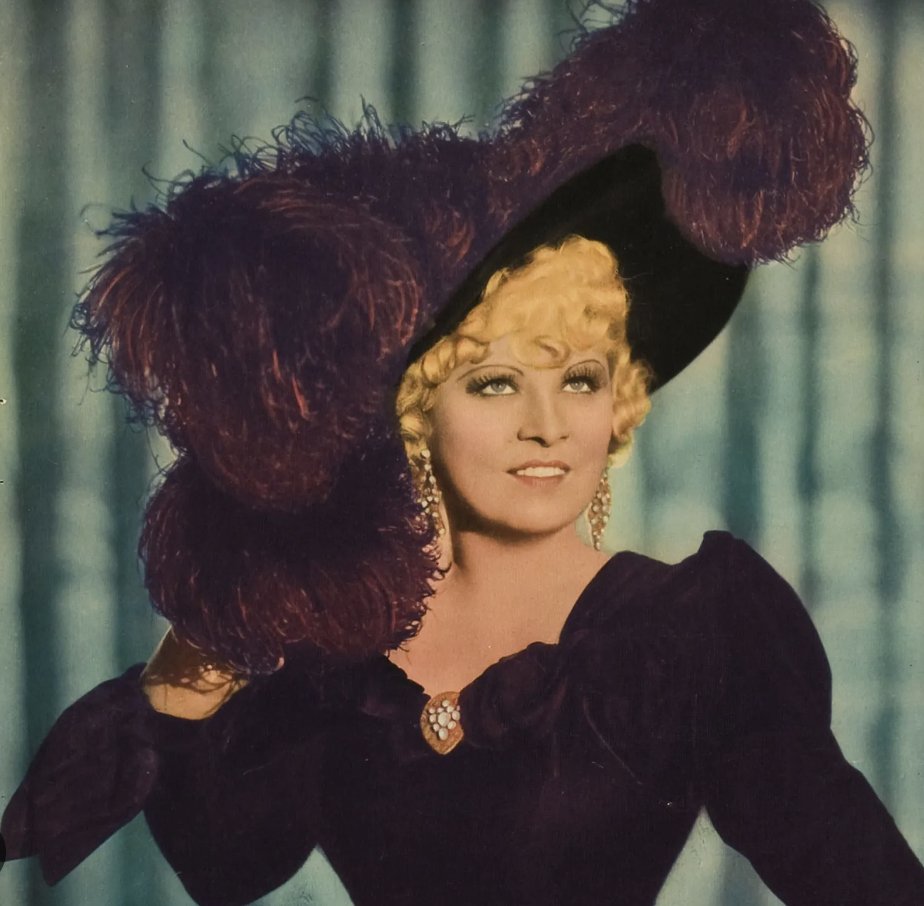 RIP Mae West, d. 11/22/80. She really wouldn't have gotten to where she got without me, as I WAS THE 1st TO PERFORM "FRANKIE AND JOHNNY" ON A MAJOR AMERICAN STAGE 💐🌸🏵🌹🌺🌻🌼🌷 #googleit #isaidwhatisaid #madamegoldye #therealmadamegoldye #frankieandjohnny #ripmaewest #maewest
