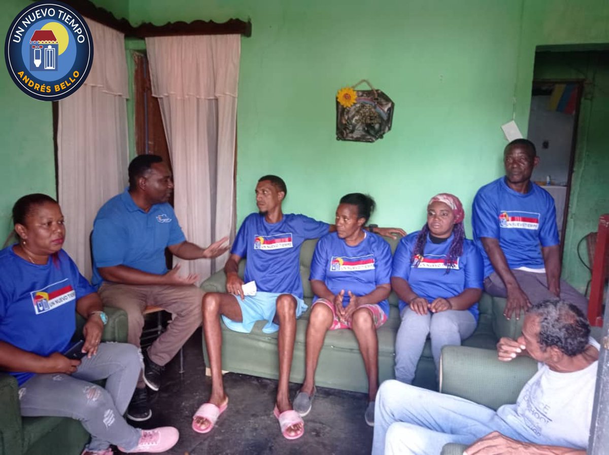 untmiranda_'s tweet photo. Nuestro compañeros de #UNTAndrésBello, realizaron una reunión en la parroquia #Cumbo, con el objetivo de fortalecer la estructura de @partidount en la entidad, junto al apoyo de la Secretaria General Anyis López, en aras de progreso y un mejor futuro.

#MirandaVamosPalante https://t.co/VIW0I9iTgw