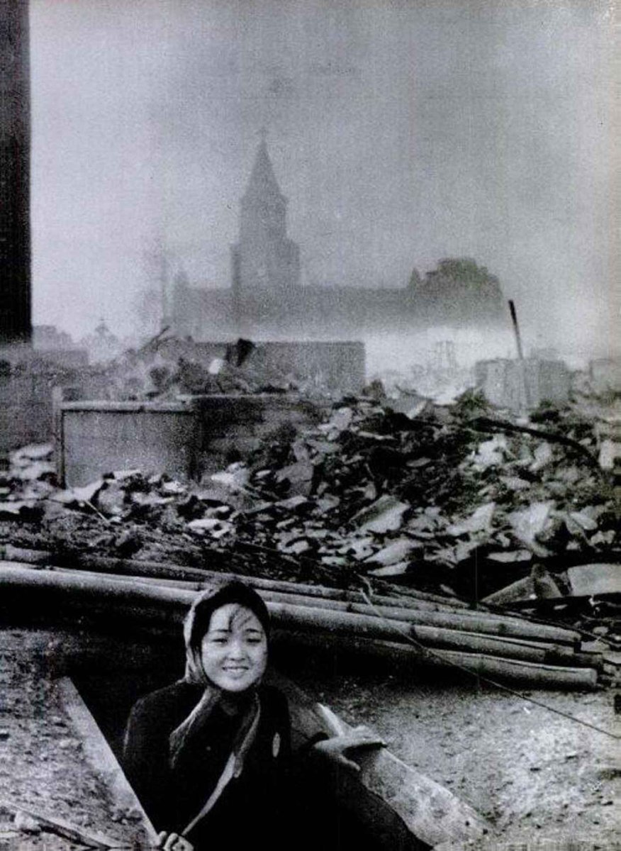 HistoryPictory's tweet photo. A woman who survived in Nagasaki, 1945. #WWII #Nagasaki https://t.co/xVjjKka03w
