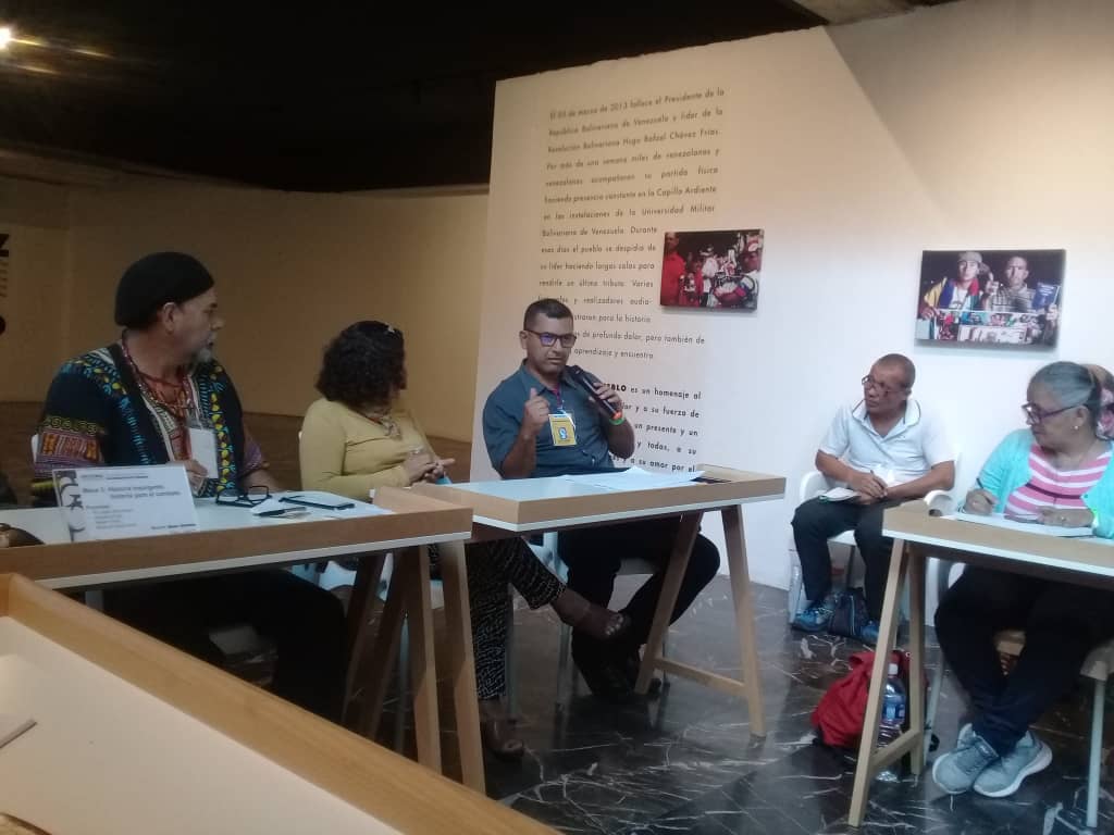 #22Noviembre En la Intervención  del Dr. Nelson Tovar en la mesa  3 HISTORIA INSURGENTE PARA EL COMBATE👆👍🇻🇪 2do día de las jornadas de <a href="/CulturasUNEARTE/">UNEARTE</a> <a href="/Centro_SBolivar/">Centro de Estudios Simón Bolívar</a>