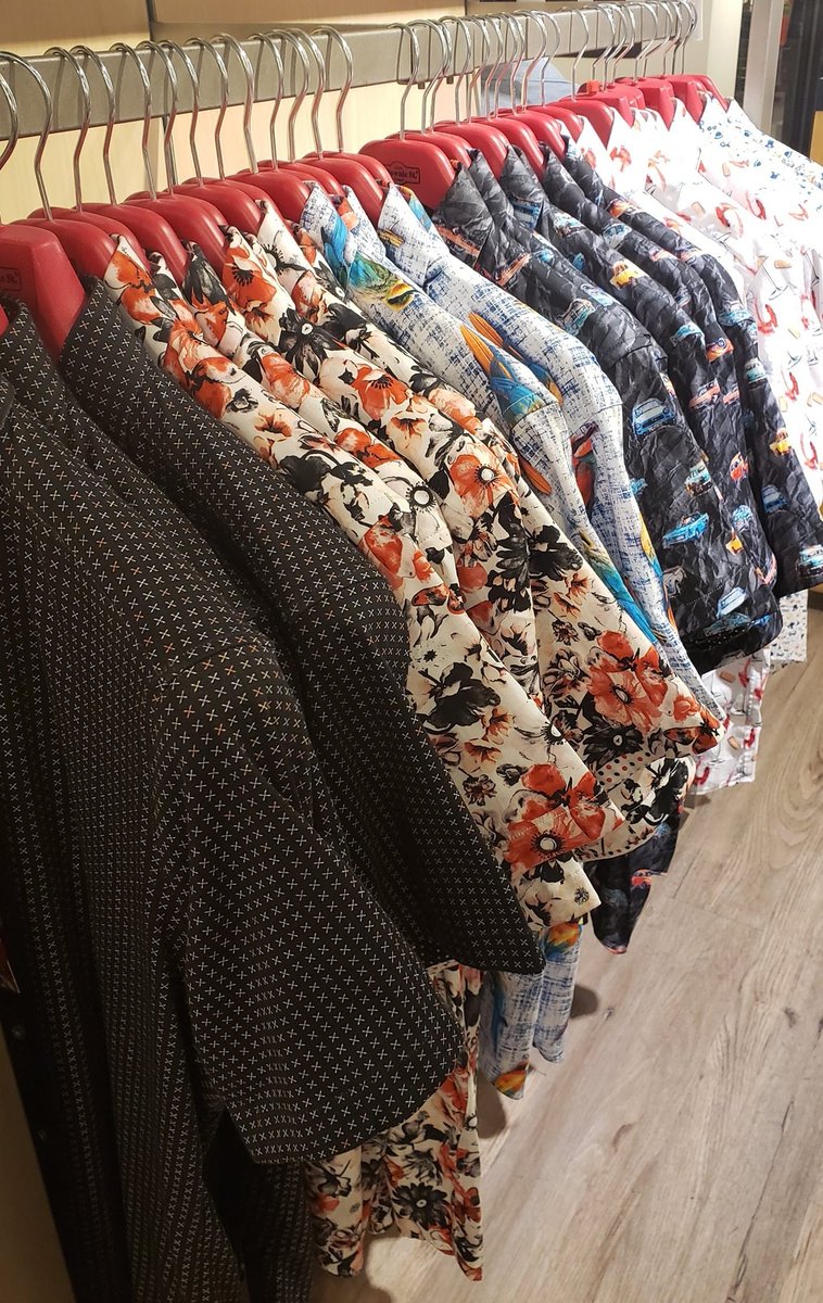 On sale !Some of our Downie St Shirts have been marked down. Definitely a sale you won't want to miss! Come on down!!
123 Cree Rd 
Sherwood Park

#mensfashionchannel #menslook #fashiongram #yegmen #derkssuits #classicstyle #celebrations #weddings #derks #formalwear #gentsfashion