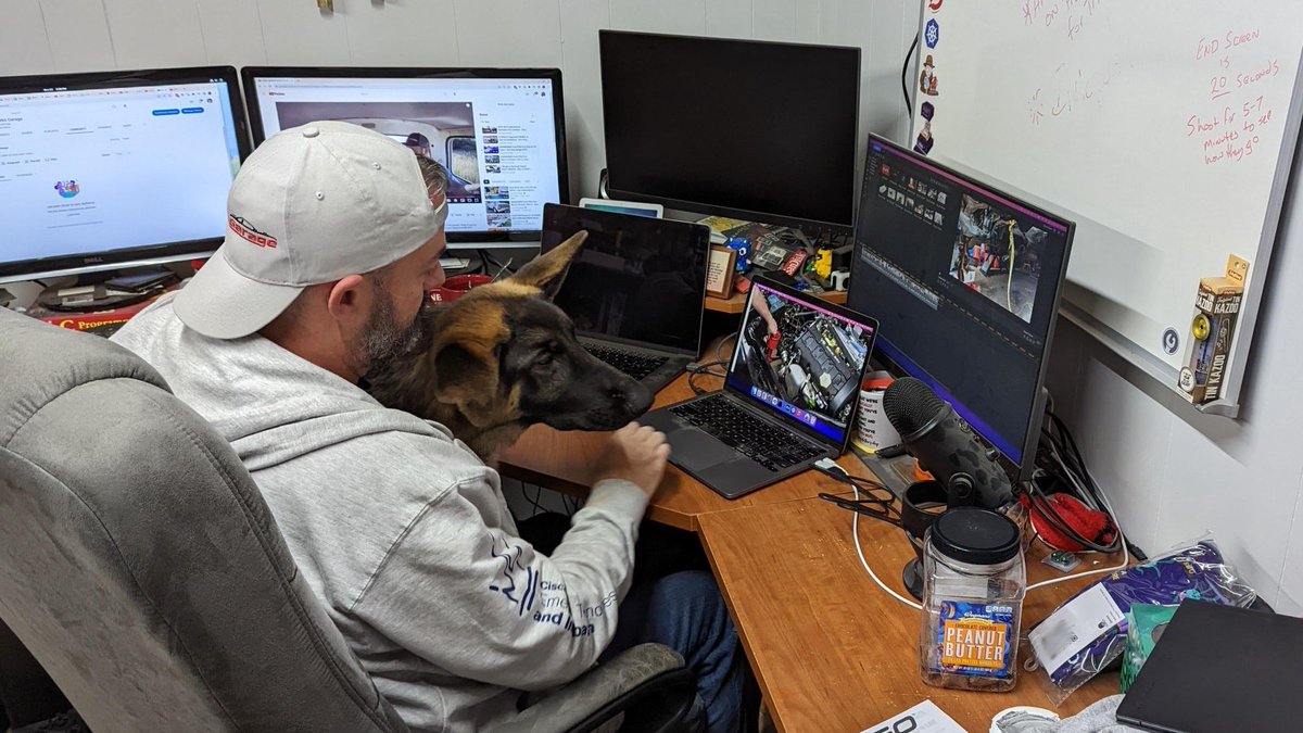 ageeksgarage's tweet photo. Diligently working to get more videos out soon. I even called in some extra editors to make the process go quicker. https://t.co/QiminhpUdb