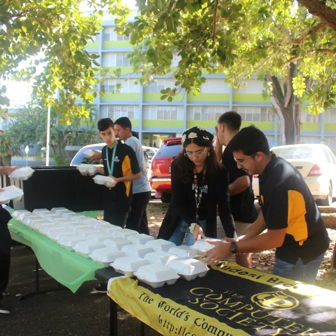IEEE_CS_UPRM's tweet photo. Saludos Colegial!! 

Hoy 22 de Noviembre se llevó a cabo la entrega de 250 almuerzos. Le queremos dar las gracias a GOOGLE por patrocinar este evento que fue todo un éxito. 

Fotos por: Emmanuel A. Hermina Crespo (IG:emmanuel.business99) https://t.co/n1UC0AAiQl