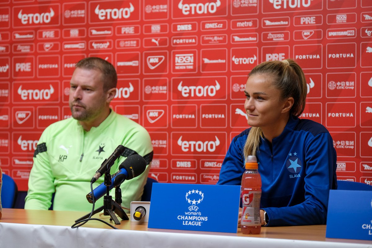 SlaviaZeny's tweet photo. 💬 „Myslím, že 1500 fanoušků by dorazit mohlo. Určitě se postarají o skvělou atmosféru a poženou nás za dobrým výsledkem,“ věří před #slapol trenér Karel Piták! #UWCL
🎙️ PŘED UWCL ➡️ https://t.co/KomQhrd3lj https://t.co/bsHPrM4hmn