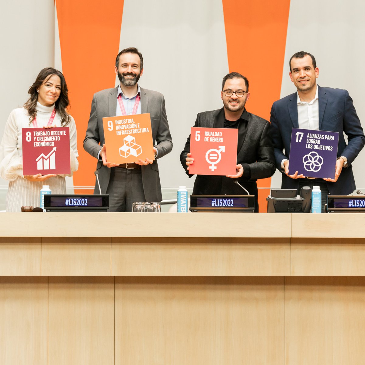 CumbreImpactoIB's tweet photo. Las tecnologías emergentes son el recurso principal para el futuro de la filantropía, impulsando iniciativas con el potencial de transformar la región, apuntando a los #ODS.
#tecnologias #sostenibilidad #LIS2022 https://t.co/pmpYFs7rEz