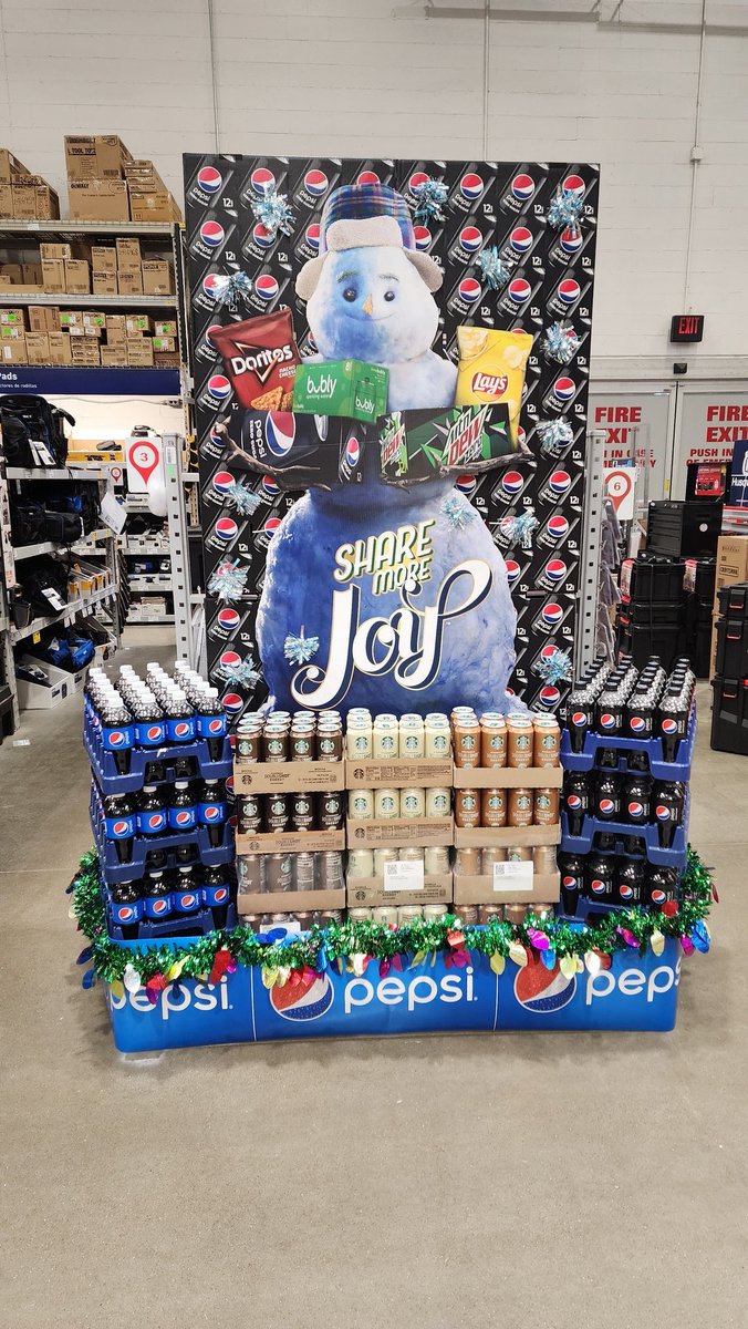 Spreading some holiday cheer here with our Pepsi friends! Grab a drink, have a snack and share your joy of finding the perfect gift this holiday season at Lowe's 0500 Monaca, PA